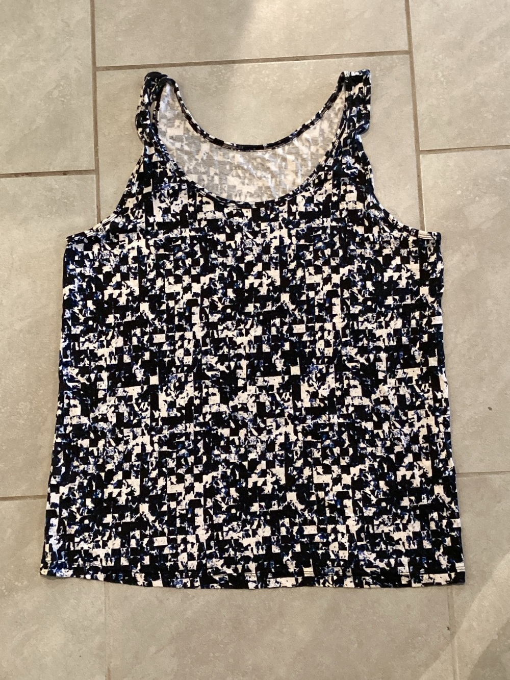 Pure Energy Black & White Printed Scoop Neck Tank